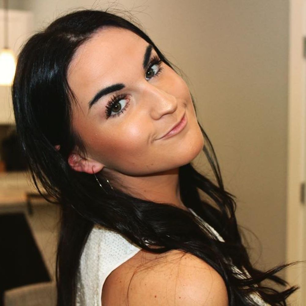 Meet your Posher, Holly